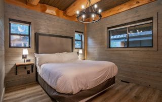 bedroom in log cabin kit