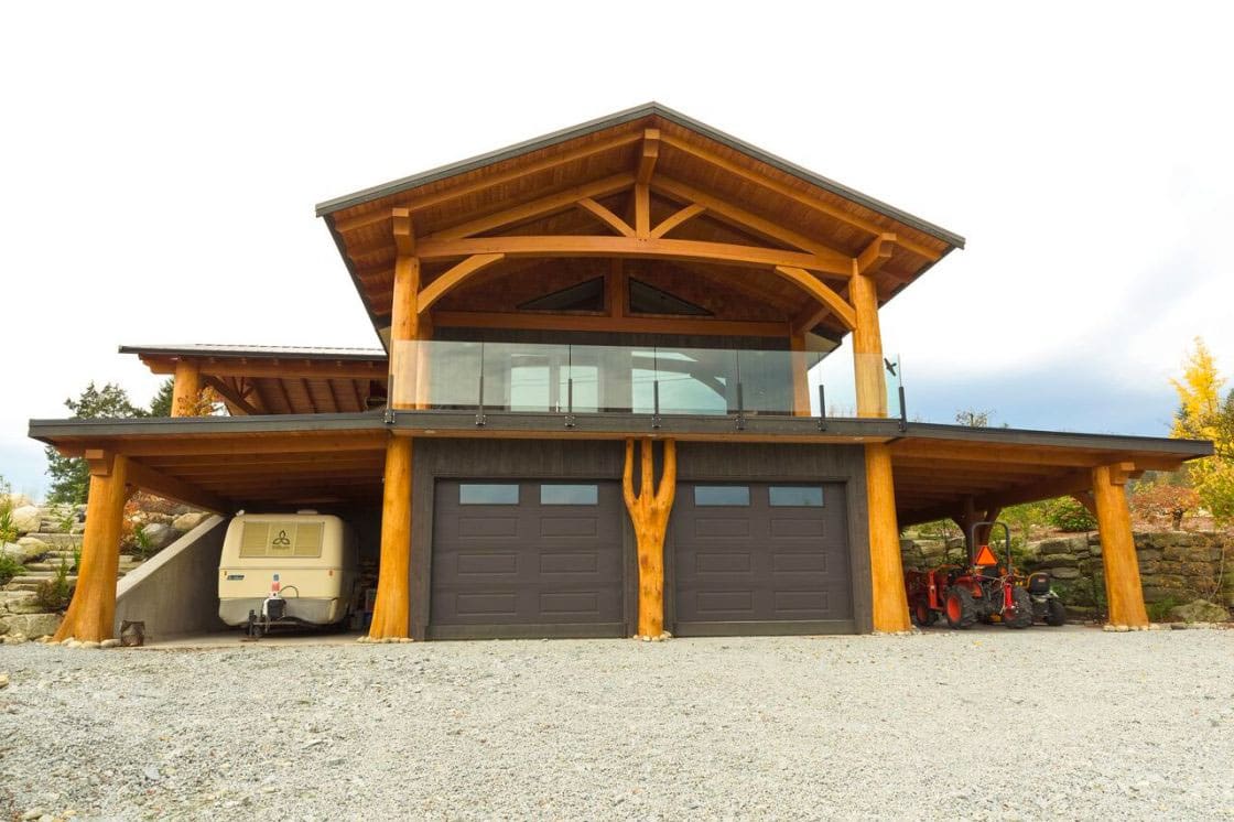 Timber Frame Log Home, BC Log Home Builder.