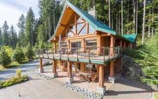 Exterior of Post and Beam Log Home.